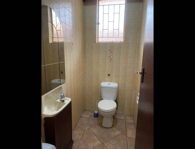 20 BEDROOM HOUSE FOR SALE IN BEDWORTH PARK